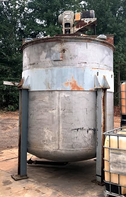 STAINLESS STEEL Tank, 3300 gallon capacity,